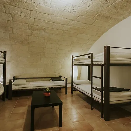 Ostello Dei Sassi Backpackers بيت شباب