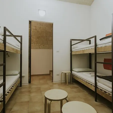 بيت شباب Ostello Dei Sassi Backpackers ماتيرا