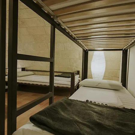 Ostello Dei Sassi Backpackers بيت شباب