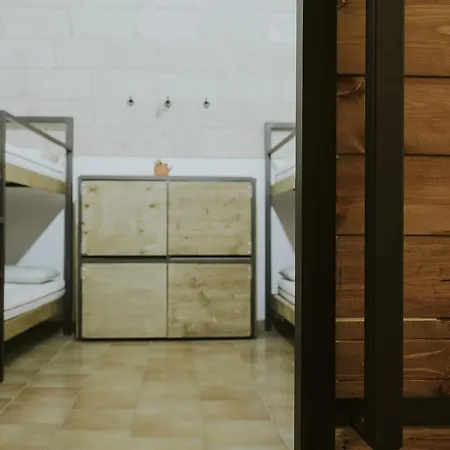 Ostello Dei Sassi Backpackers * ماتيرا