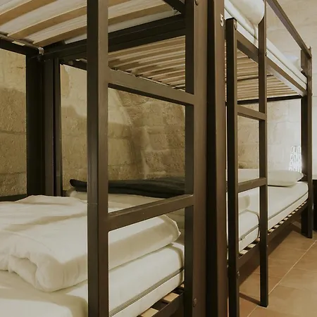Ostello Dei Sassi Backpackers بيت شباب